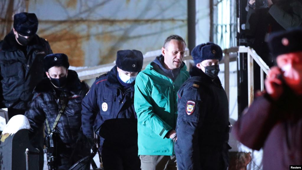 30 күнге қамалған Навальный үндеу жасады