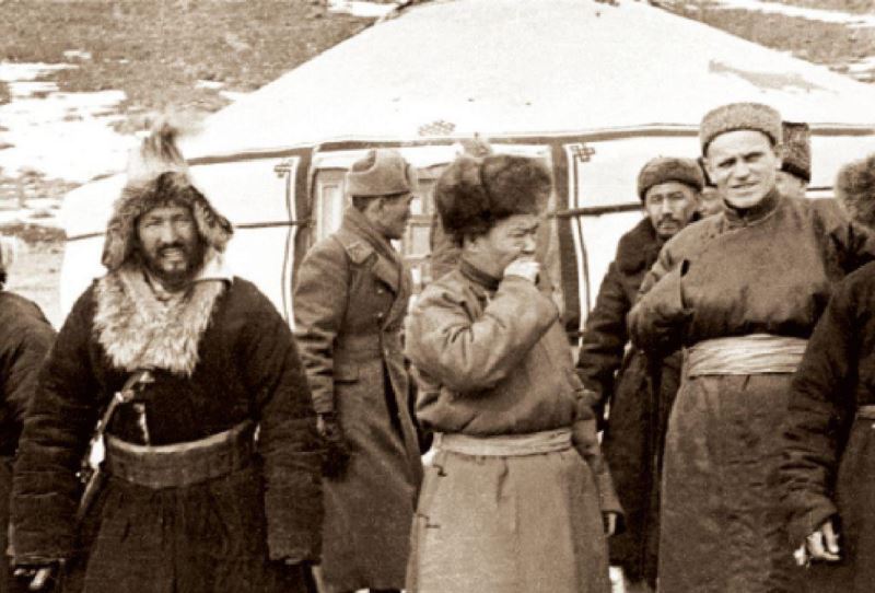 Шығыс Түркістан күресі және Оспан батыр