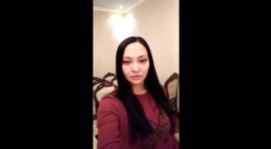 Muhamediulyn "jynystyq bopsalady" dep aiyptaǵan qyz daýly máseleni jalǵastyrmaitynyn aityp, video jariialady