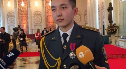 Ақтөбеде лаңкестердің көзін жойған офицер: Маған оқ атылғанда ата-анамды еске алдым