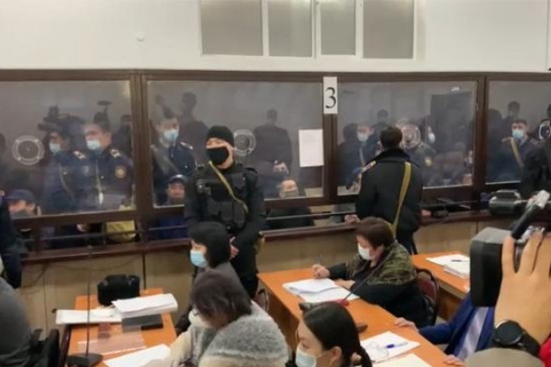 51 айыпталушы, 366 жәбірленуші: Қордайдағы тәртіпсіздіктерге қатысты сот басталды