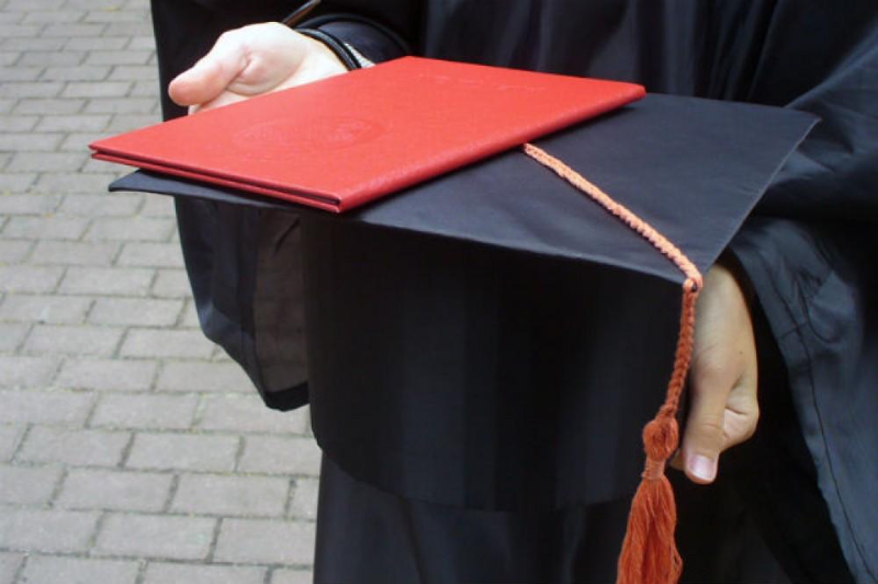 ۇلتتىق كەڭەس: زەينەتاقى جيناعىن جوو-دا وقۋ اقىسىن تٶلەۋ ٷشٸن پايدالانۋعا رۇقسات بەرۋ ۇسىنىلدى