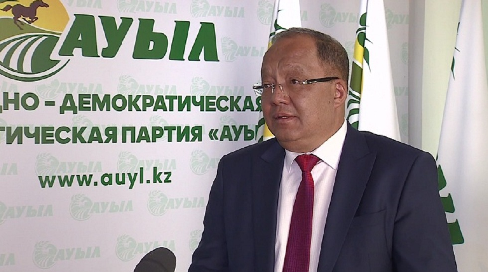 Төлеутай Рақымбеков Шығыс Қазақстандағы сүт фермасына барды