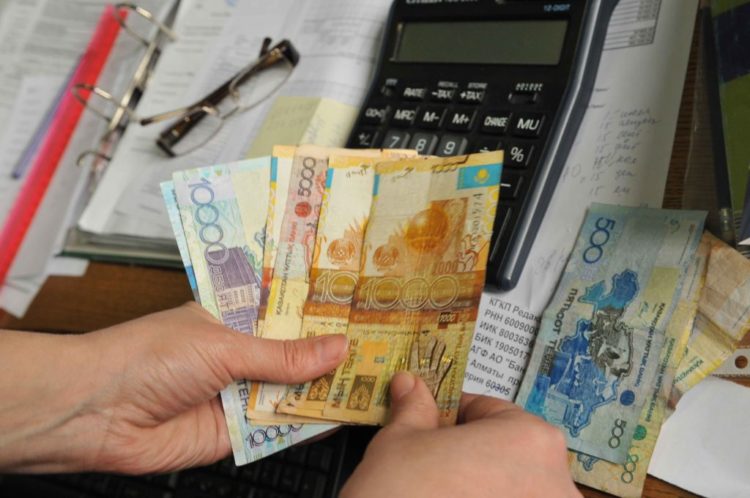 Төтенше жағдайдан кейін 42 500 теңге алғандар қайта тексеріледі