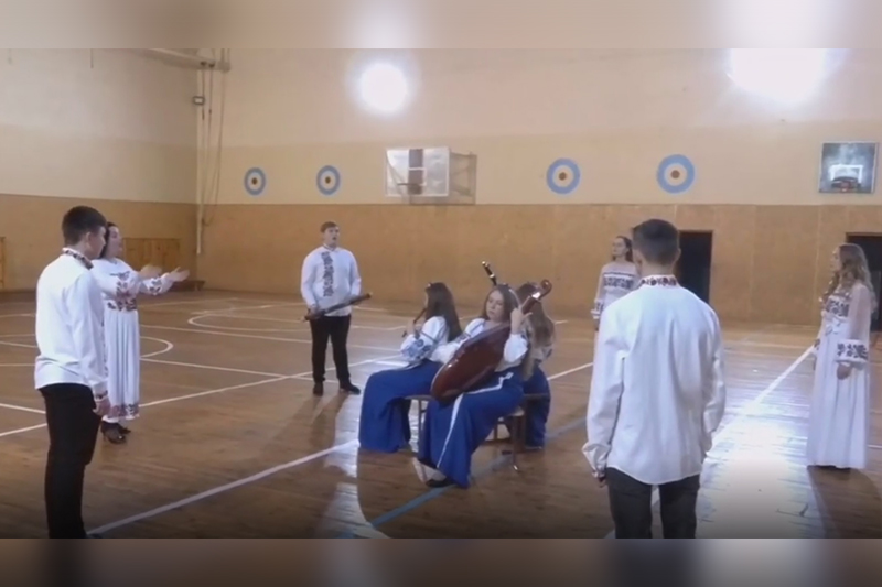 Димаш Құдайбергеннің фанаттары «Самалтау» әнін украин тілінде шырқады