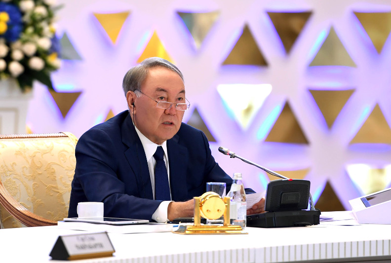 Назарбаев: «30 жыл бойы ұрпақтың болашағы үшін қызмет етіп келеміз»