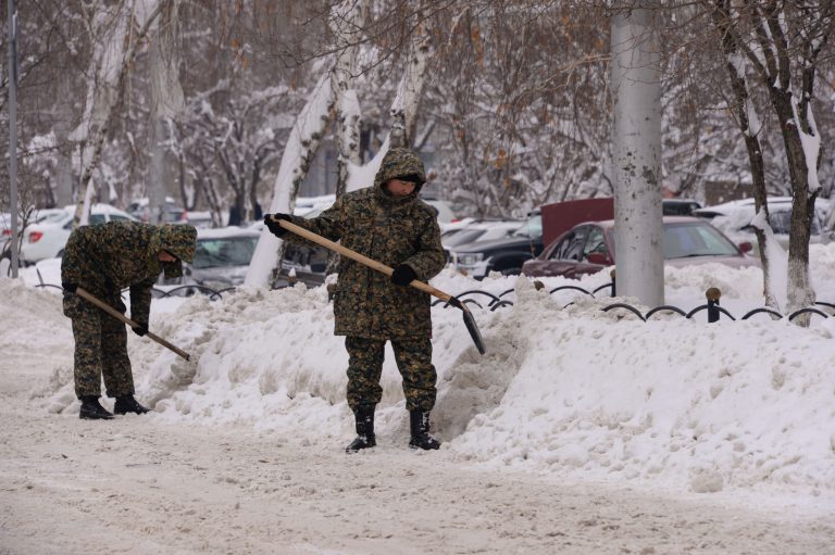 Tolassyz jaýǵan qar yrys pa, álde synaq pa?