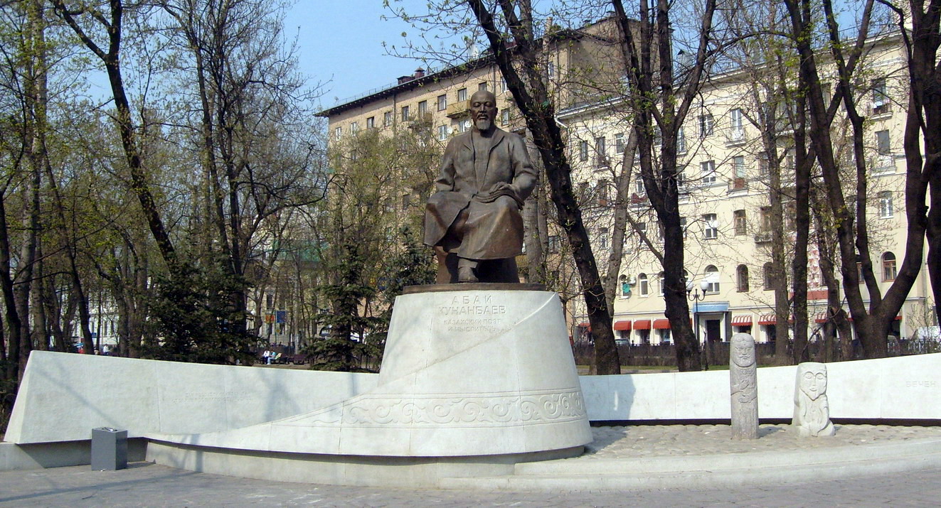 Нұр-Сұлтанда Манас пен Шыңғыс Айтматовтың, Бішкекте Абайдың ескерткіштері ашылады
