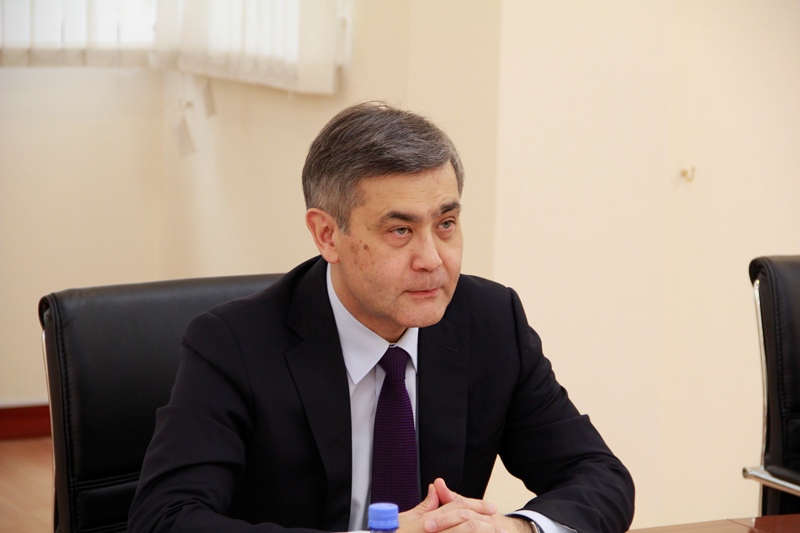 Ермекбаев: Сақал өсіріп, балақ қысқартқандар ел саясатына қарсы