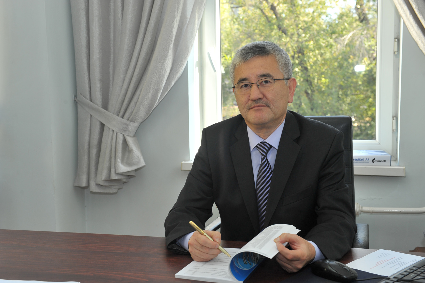 Әбдіуақап Қара. Латын әліпби қазақ тілін еркіндікке шығарады   
