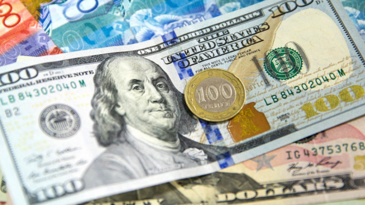 Qor birjasynda dollar arzandady