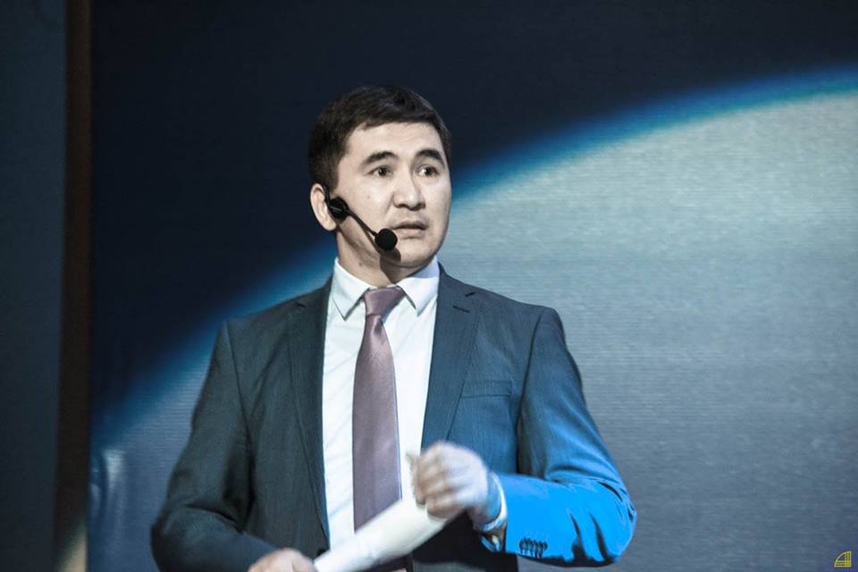 Рухани жаңғыру басталды. Жас қаламгер, сен қайдасың?