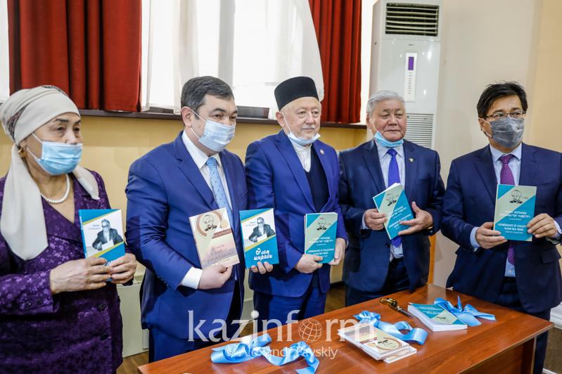 Almatyda Ábý Nasyr ál-Farabi men Aqjan Mashanidyń kitaptary tanystyryldy