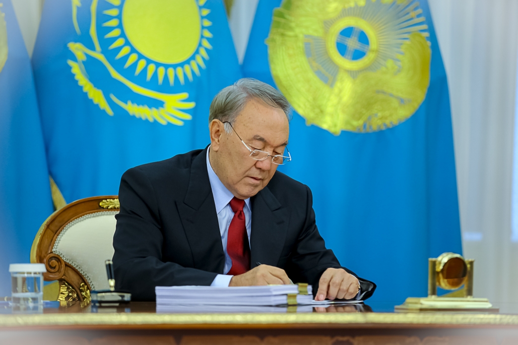 Назарбаев Салық кодексіне қол қойды