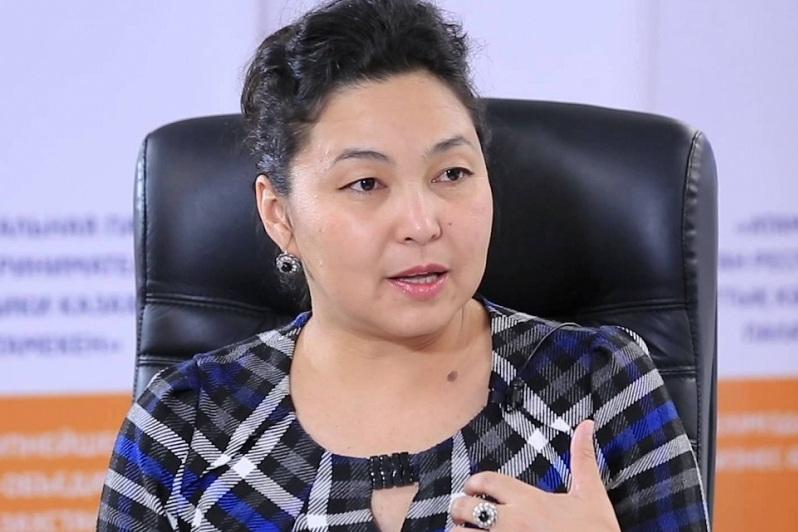 عالىمدار بەكٸتٸلمەگەن لاتىن قارپٸندە جازا باستاعاندارعا پٸكٸر بٸلدٸردٸ