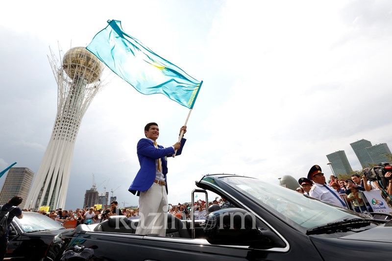 Olimpiada chempiondary men júldegerleri Astana kóshelerimen júrip ótti (Foto)