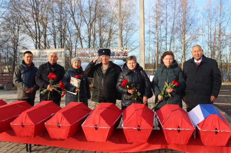Ресейде табылған қазақстандық майдангерлердің сүйектері қайта жерленді 