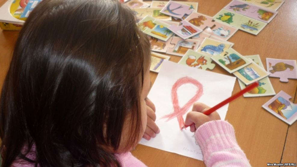 100-ден аса балаға ВИЧ жұқтырғанын естірту жұмысы басталады