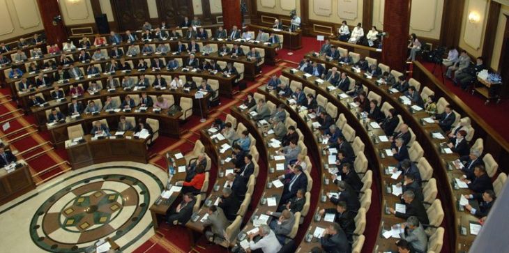 مەملەكەتتٸك قىزمەت مەسەلەلەرٸ جەتٸلدٸرٸلەدٸ