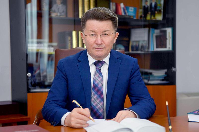 Ádilbek Qaba: Balalar tilinde sóilei alatyn shyǵarmalarǵa zárýmiz