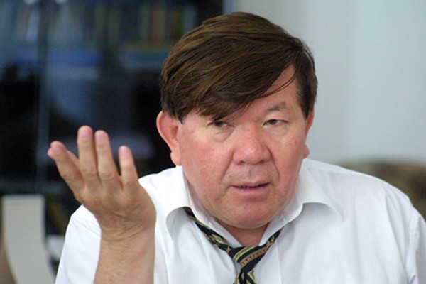 Мұхтар Шаханов: Мемлекетiмiз бейшара халге аяқ басқалы тұр ма?..