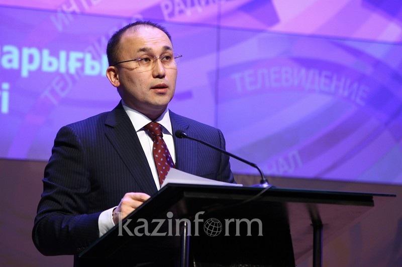 اباەۆ ٶڭٸرلٸك مەديا ۇدايى كٶتەرەتٸن ٶزەكتٸ مەسەلەلەردٸ اتادى