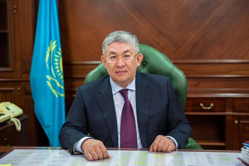 #Abai175: Қырымбек Көшербаев Абай шығармаларын оқу эстафетасын жалғастырды