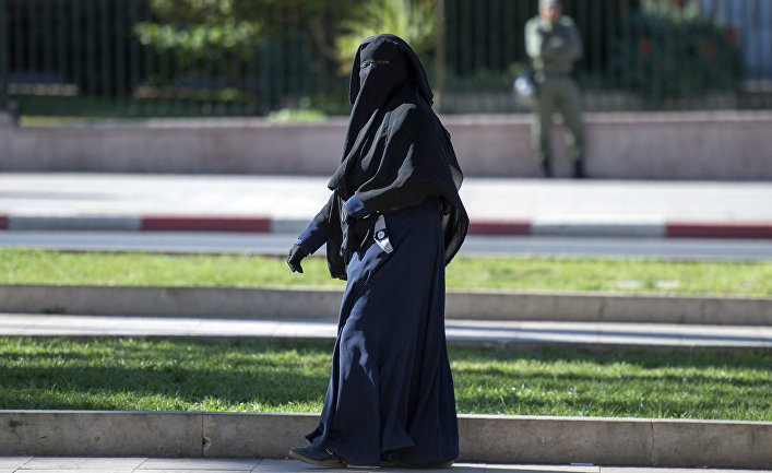 سەنات بەتتٸ تۇمشالايتىن كيٸمگە تىيىم سالاتىن زاڭ جوباسىن مەجٸلٸسكە قايتاردى