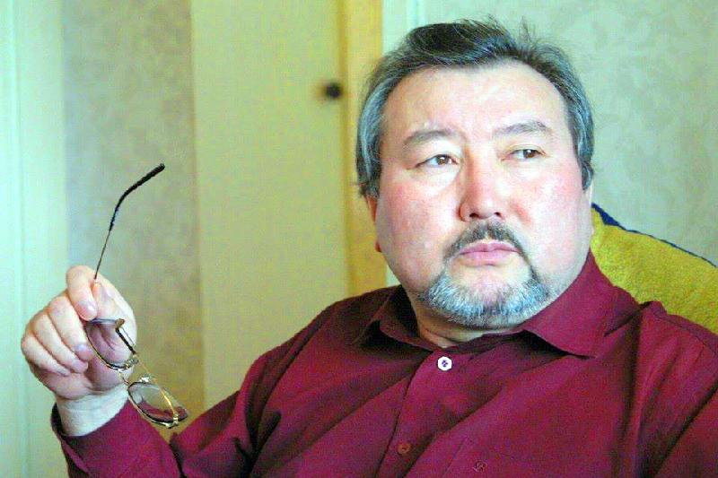 Ұлықбек Есдәулет: Әдебиет әдептен басталады