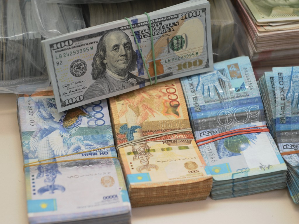 دوللار بٸر تەۋلٸكتە قانشالىقتى قىمباتتادى?