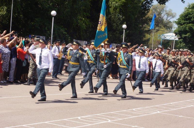 Ұландық сарбаздар ант қабылдады