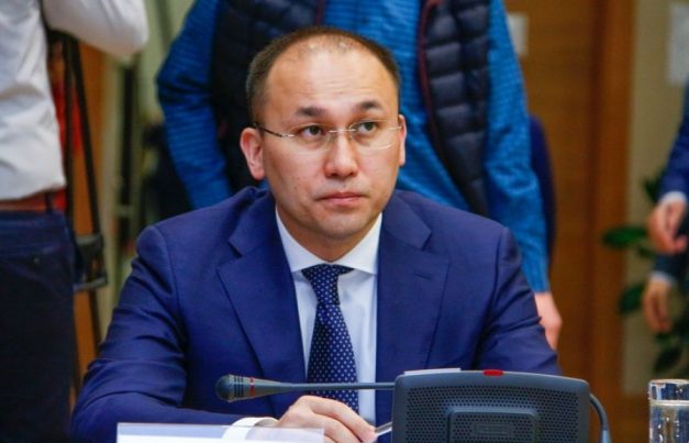 Дәурен Абаев қазақтілді басылымдардың бас редакторларымен кездесті