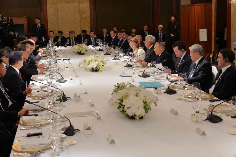 Nazarbaev korei kompaniialaryn Qazaqstandaǵy jekeshelendirýge qatysýǵa shaqyrdy 