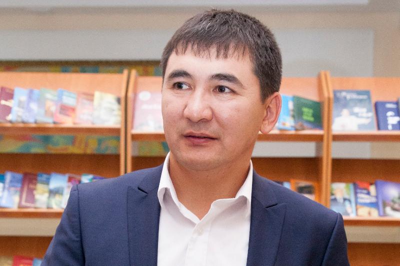 Есболат Айдабосын: Жазушылардың қоғамдағы образын өзгерту керек
