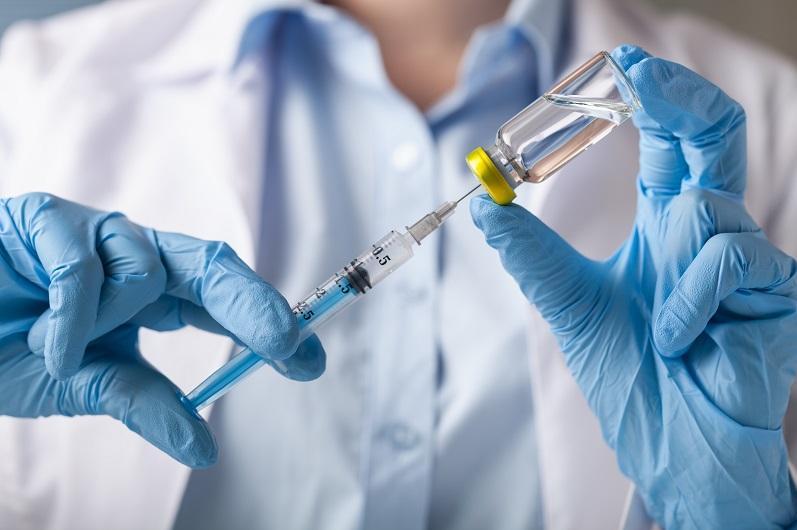 DDSU qazaqstandyq vaktsinany klinikalyq zertteýlerden ótkizýge kelisim berdi