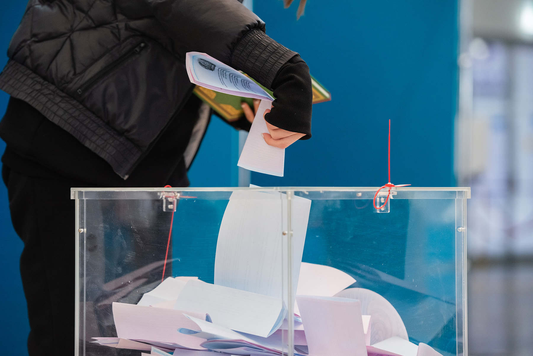 «Демократия институты» жүргізген Еxit poll: «Nur Otan» барлық дауыстың 72 пайызын иеленді