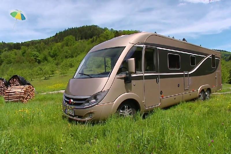 Қытайлық автотуристердің алғашқы легі Қазақстан шекарасынан өтті 
