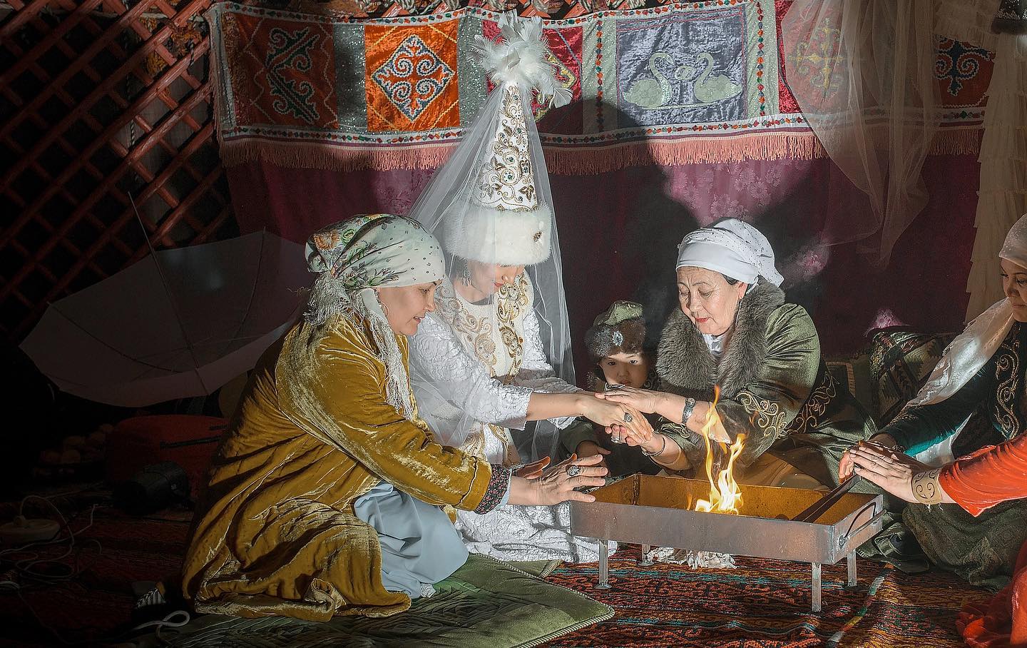Дінтанушы: Отқа май құю дәстүрі дезинфикциялау үшін жасалған