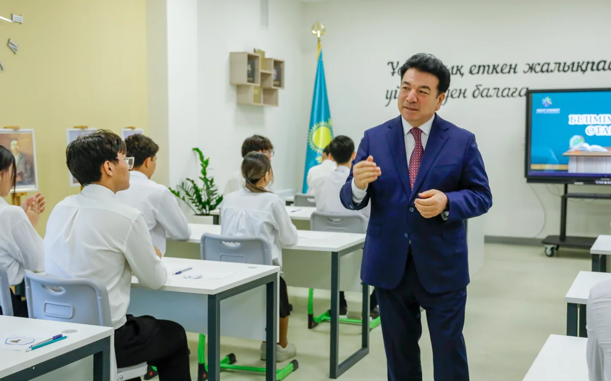 1 қыркүйек — Білім күні.  Жаңа оқу жылын үлкен жоспарлармен бастап отырмыз — министр