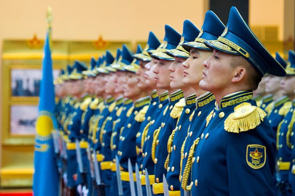 Депутаттар Жеңіс шеруіне дайындалып жатқан далалық лагерьде болды