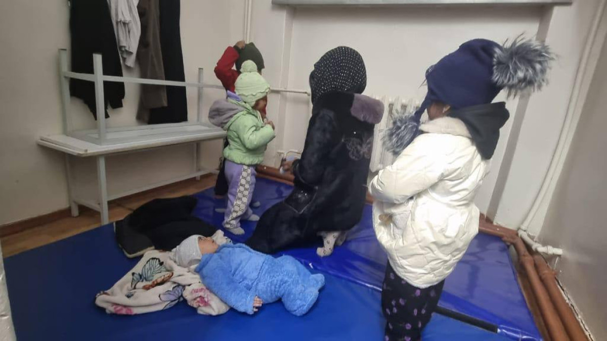 Қостанай облысында қолайсыз ауа райына байланысты 174 ауыр жүк көлігі жолда қалып қойды