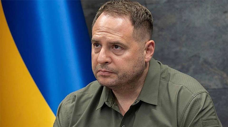 Украина президенті кеңсесінің экс-басшысы отставкадан кейін майданға бармақ