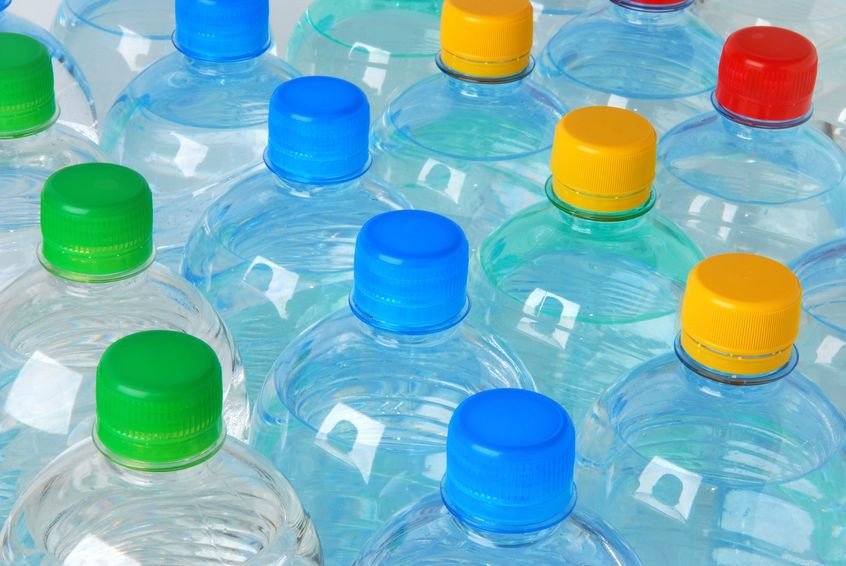 Atyraýda mektep oqýshysy ekologiiaǵa ziiansyz bioplastik oilap tapty