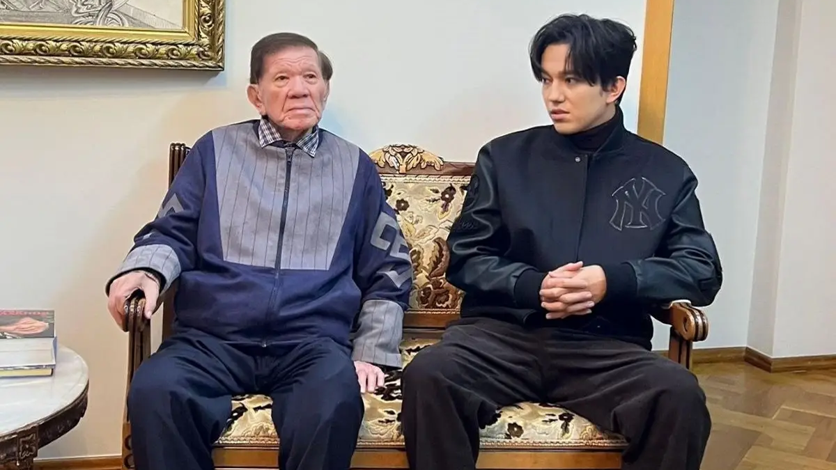 ەنشٸ ديماش قۇدايبەرگەن بەلگٸلٸ اقىن مۇحتار شاحانوۆپەن كەزدەستٸ