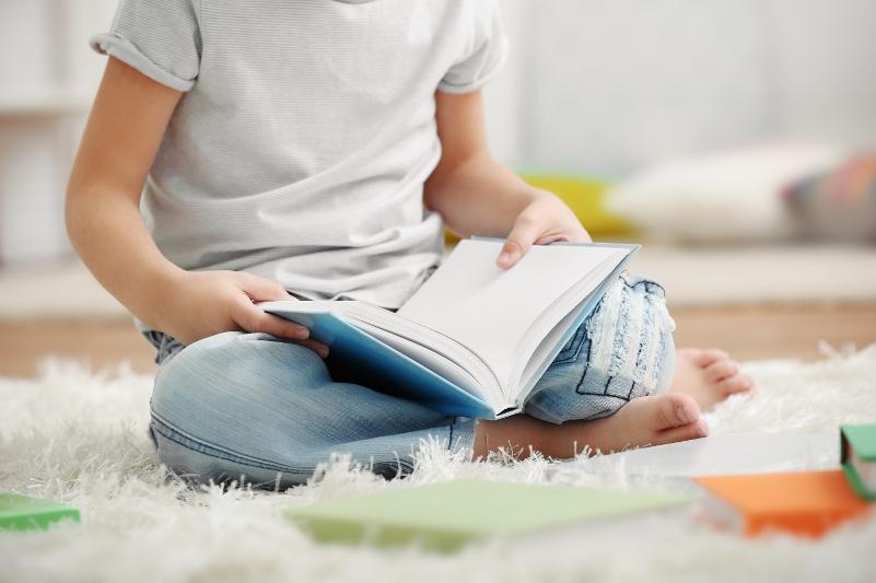 Balalardyń kitap oqýyn qoldaý jyly 2023 jylǵa deiin uzartyldy