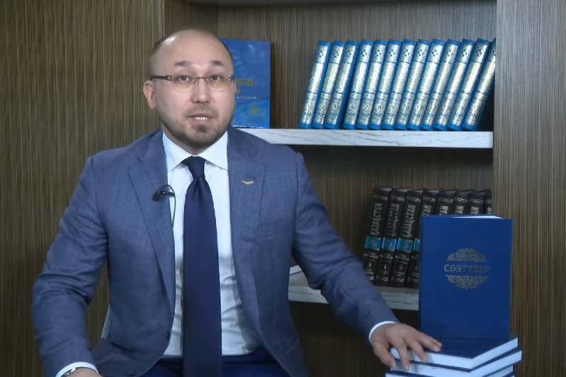 Дәурен Абаев: "Тілімізді дамытуға бос сөзбен емес, нақты іспен үлес қосу керек"