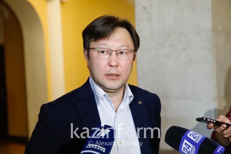 Búgingi ádebi protsess burynǵy ýaqyttaǵy úderisterden áldeqaida basqa – Aqberen Elgezek