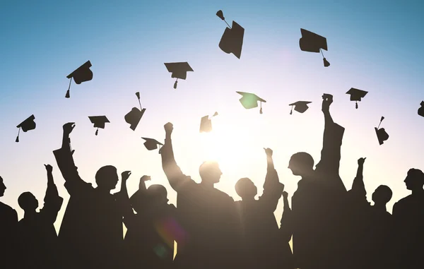 Yessenov University-де жаңа форматтағы диплом тапсыру рәсімі өтті