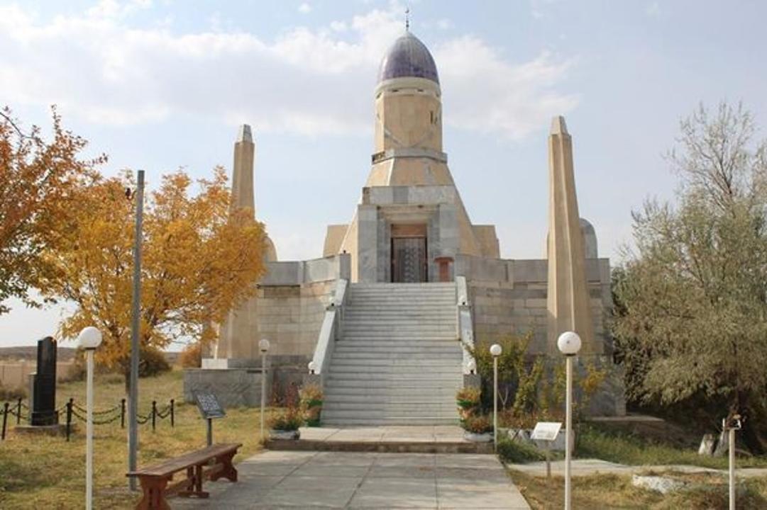 Персия сакральные памятники. Памятник сакральной архитектуре. Памятник сакральной архитектуре Германия.