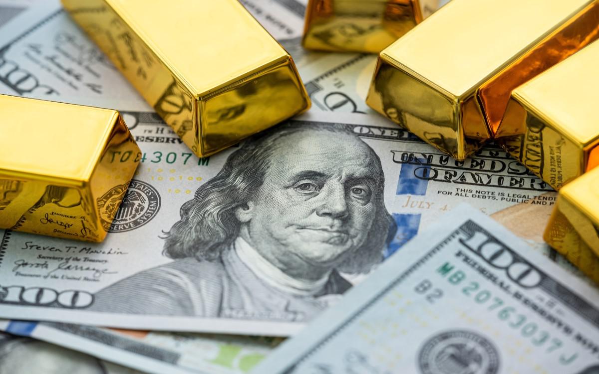 500 мың теңгеден асатын валюта мен алтын сатып алғанда жеке куәлік көрсету міндеттеледі